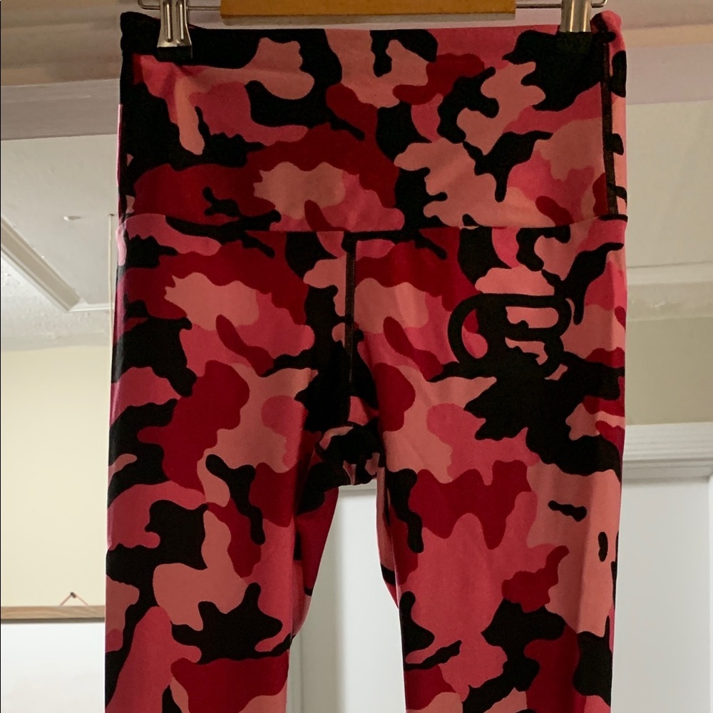 Cyclebar pink camo leggings never worn